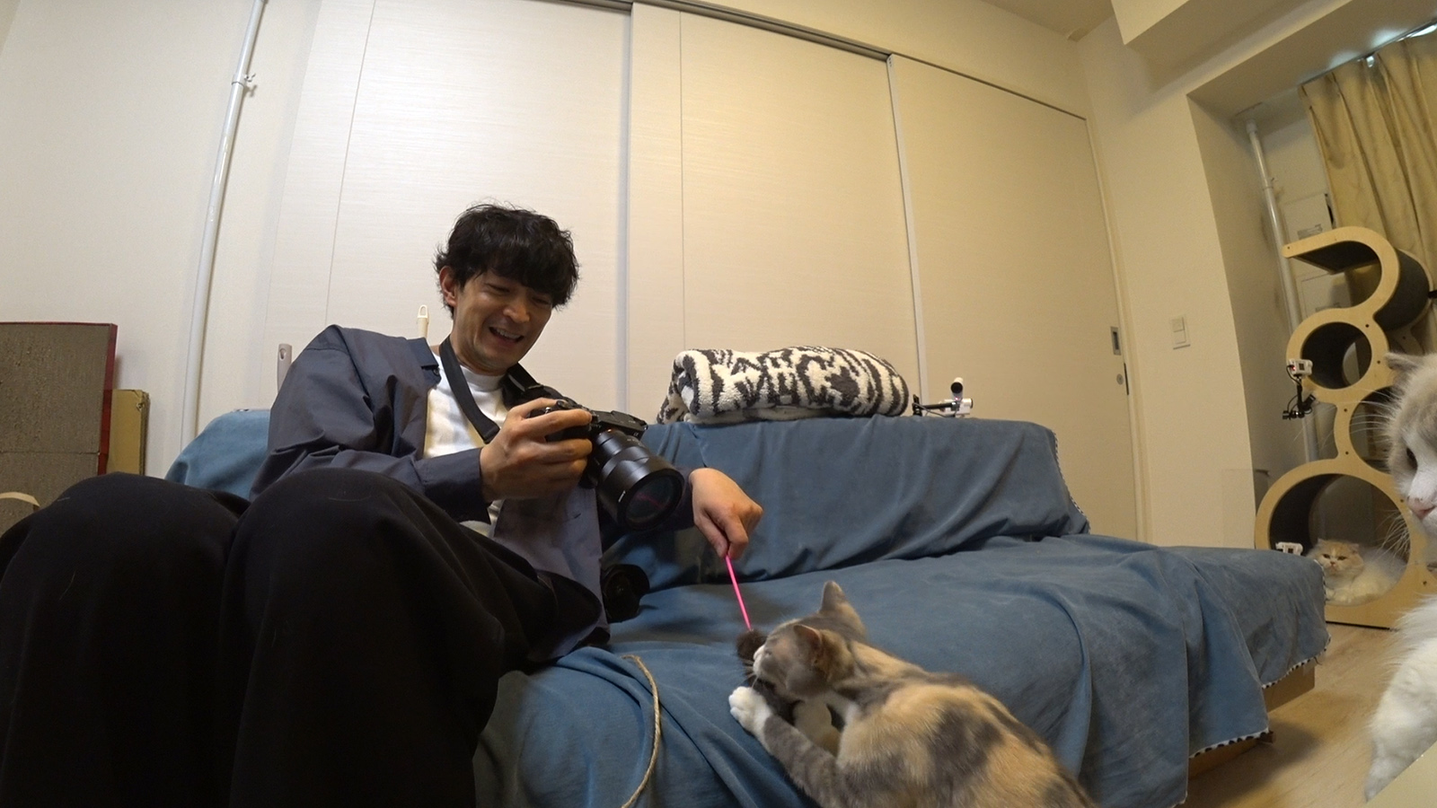 津田健次郎の写真