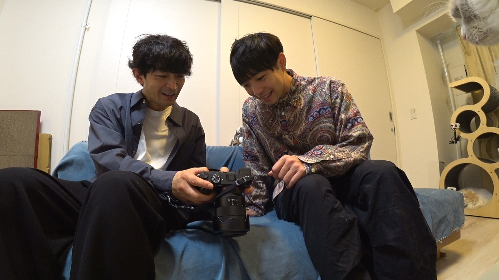 津田健次郎とティモンディ・前田裕太の写真