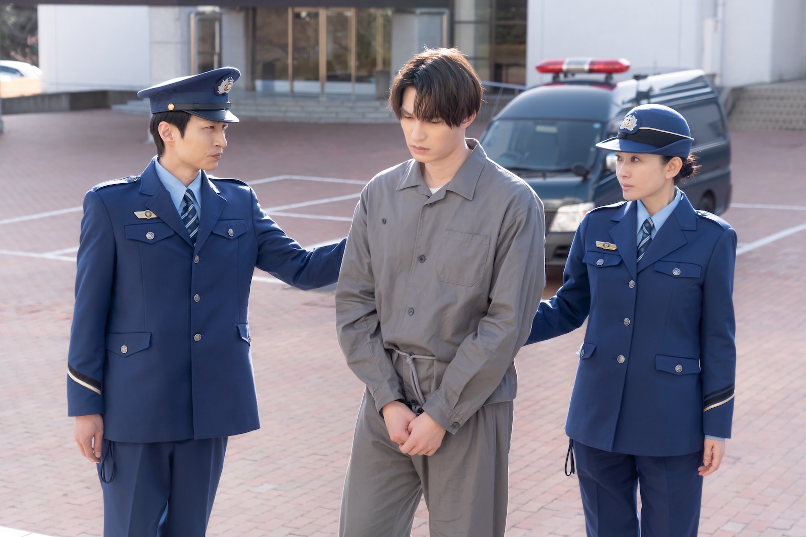 ドラマ『パンチドランク・ウーマン－脱獄まであと××日－』Season2に出演する篠原涼子、ジェシー