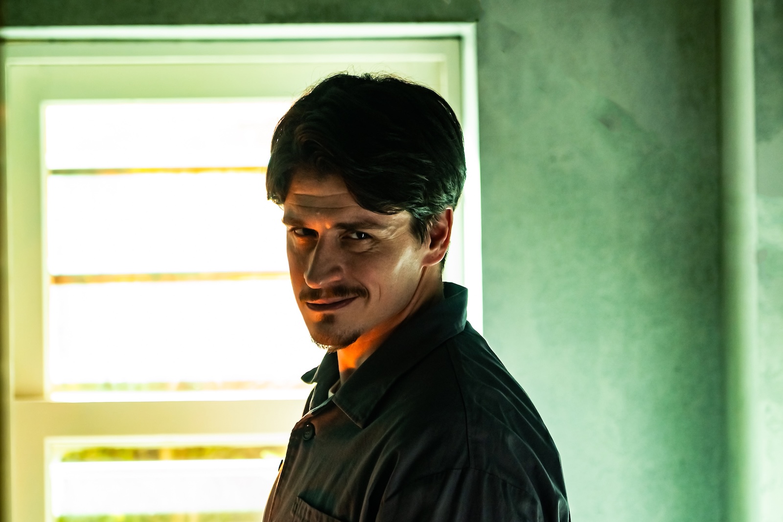 ドラマ『パンチドランク・ウーマン－脱獄まであと××日－』Season2に出演するカイル カード