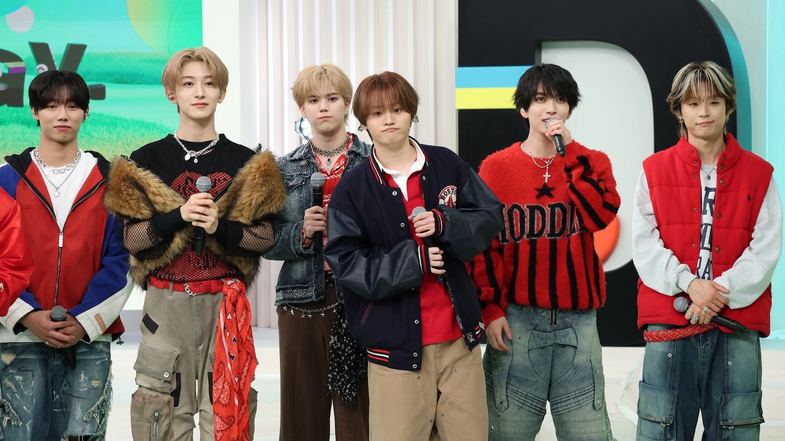 日本テレビ系情報番組『DayDay.』に出演したMAZZEL、SEITO、NAOYA、RAN、KAIRYU、EIKI、TAKUTO