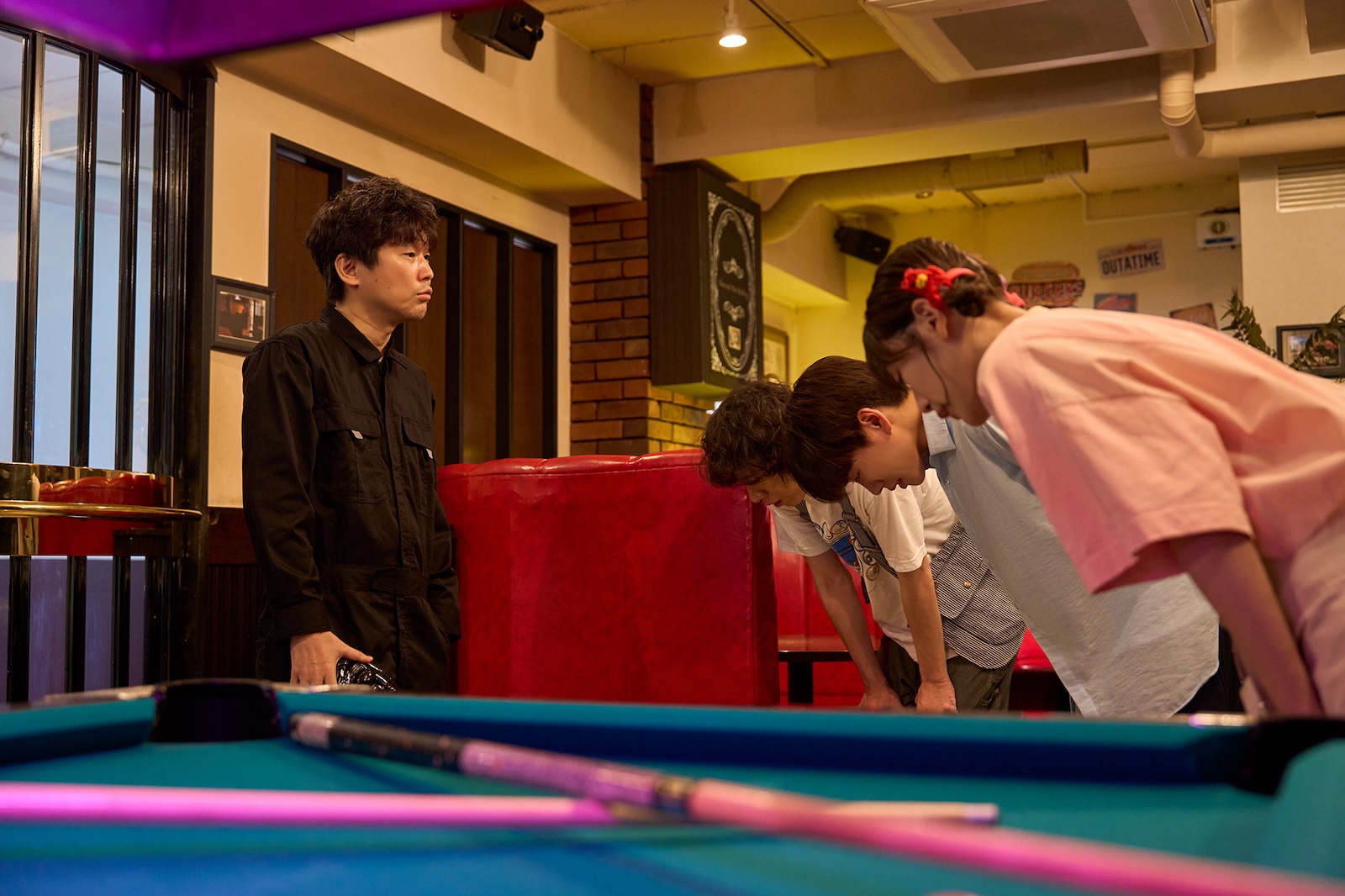 ドラマ『ぴーすおぶせーふ』に出演する基俊介(IMP.)・佐々木美玲・落合モトキ