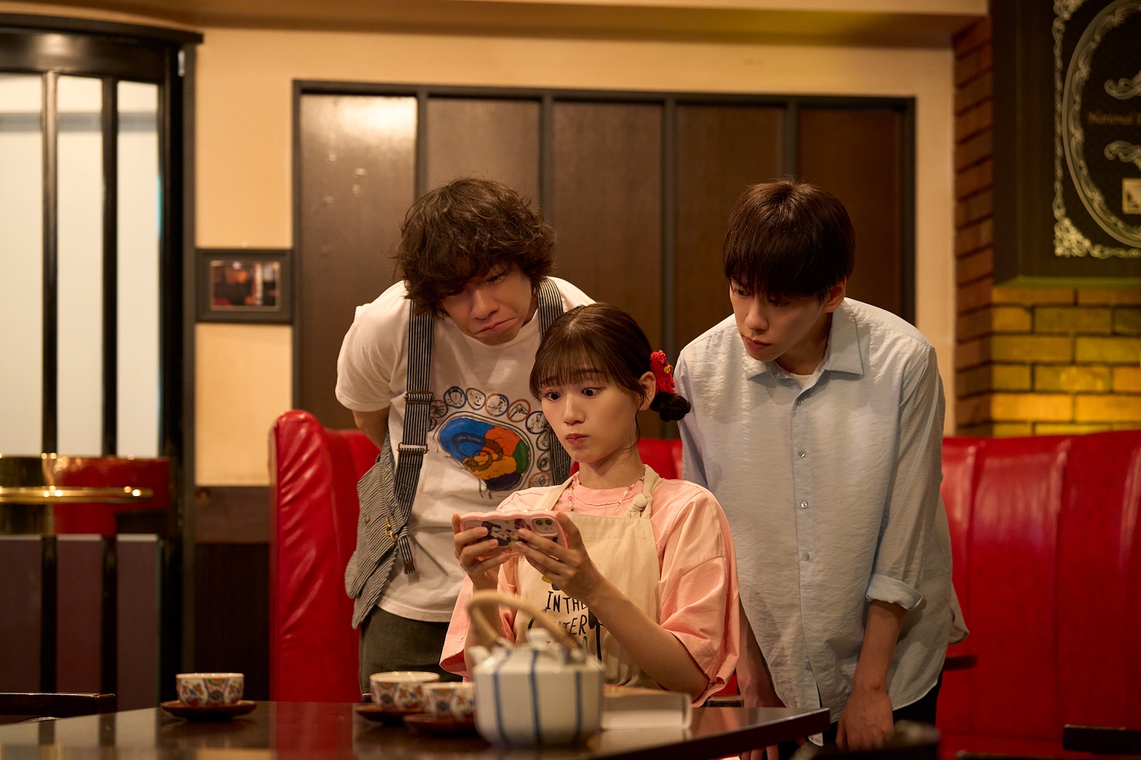 ドラマ『ぴーすおぶせーふ』に出演する基俊介(IMP.)・佐々木美玲・落合モトキ