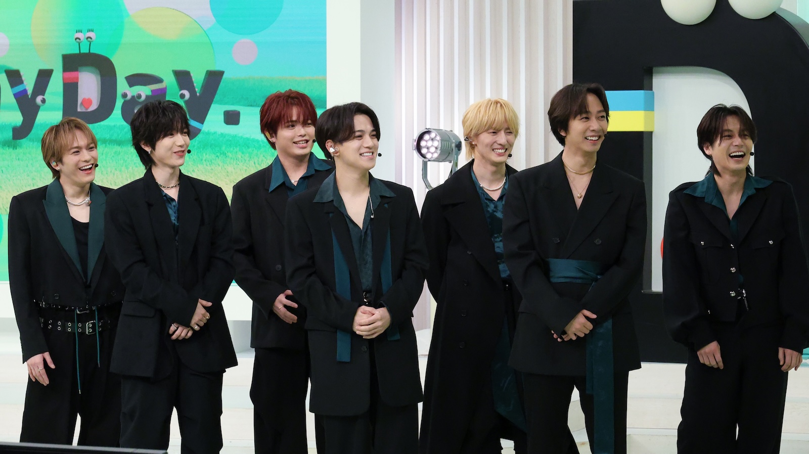  『DayDay.』に出演したTravis Japan（松倉海斗、七五三掛龍也、吉澤閑也、宮近海斗、川島如恵留、中村海人、松田元太）