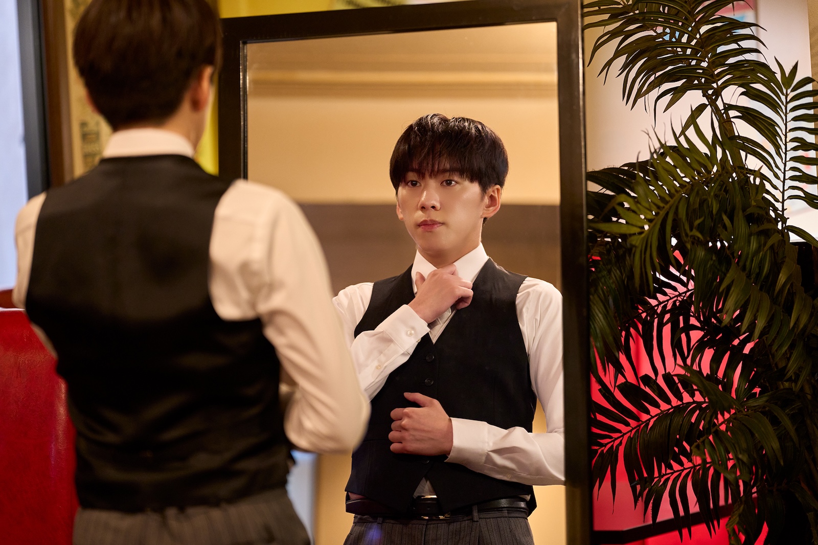 ドラマ『ぴーすおぶせーふ』に出演する基俊介(IMP.)