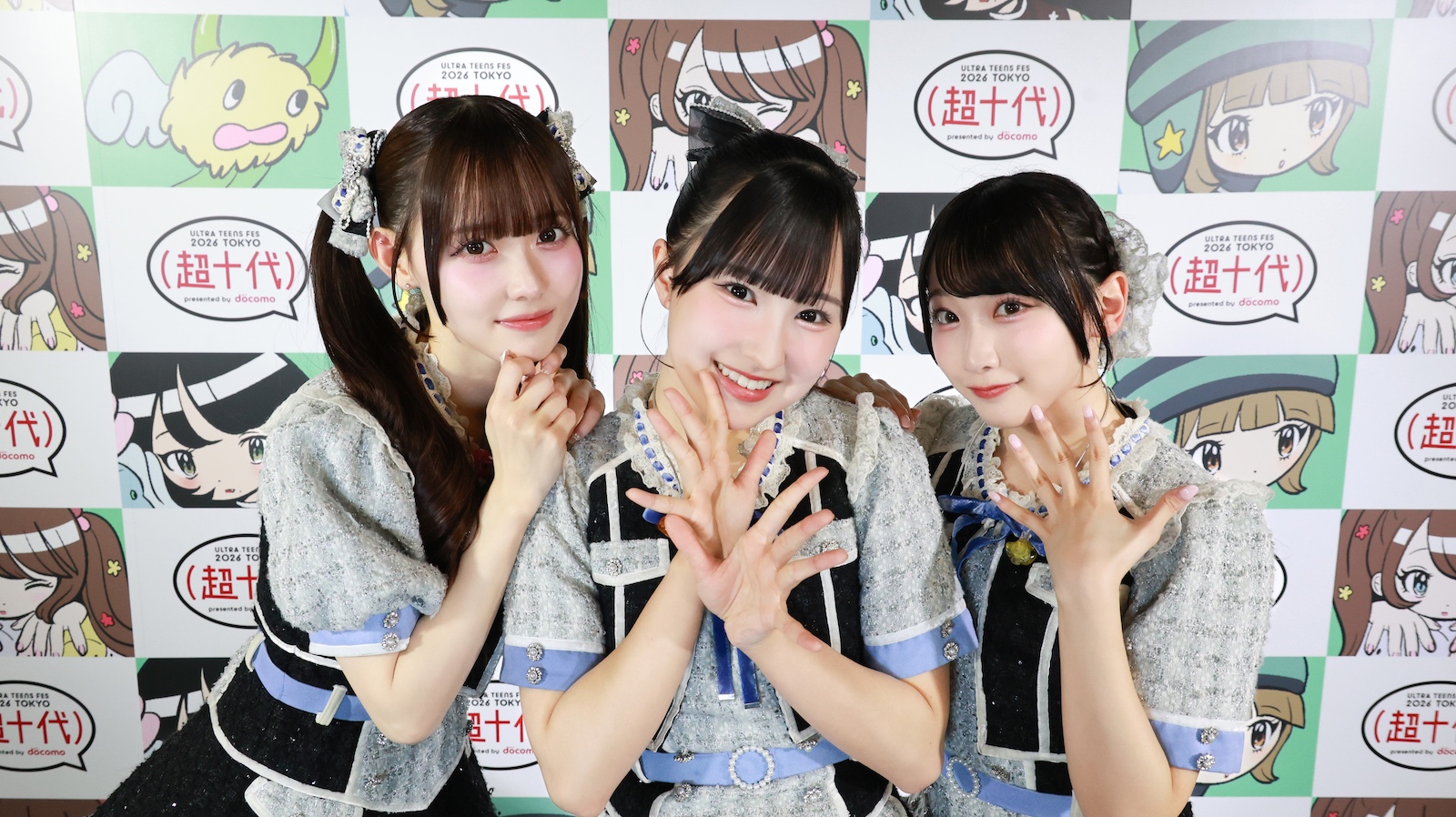 アイドルグループ「高嶺のなでしこ」の写真