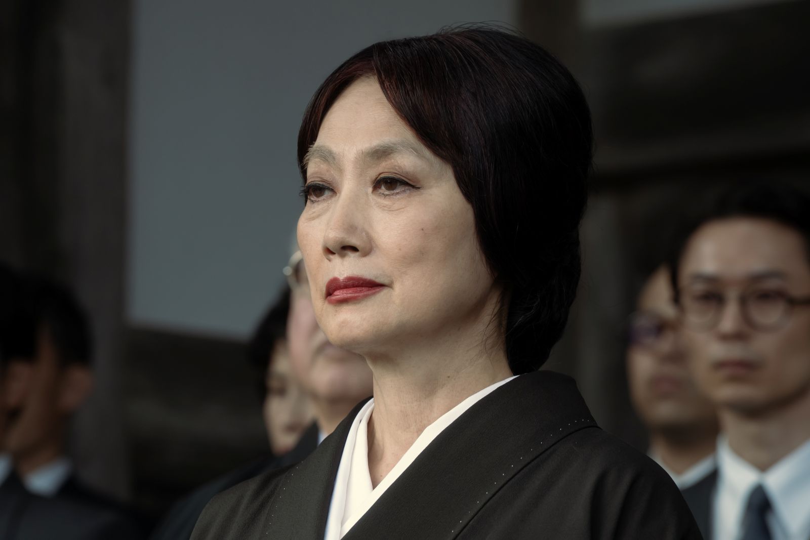 三田の母・三田キヨ役の余貴美子の写真