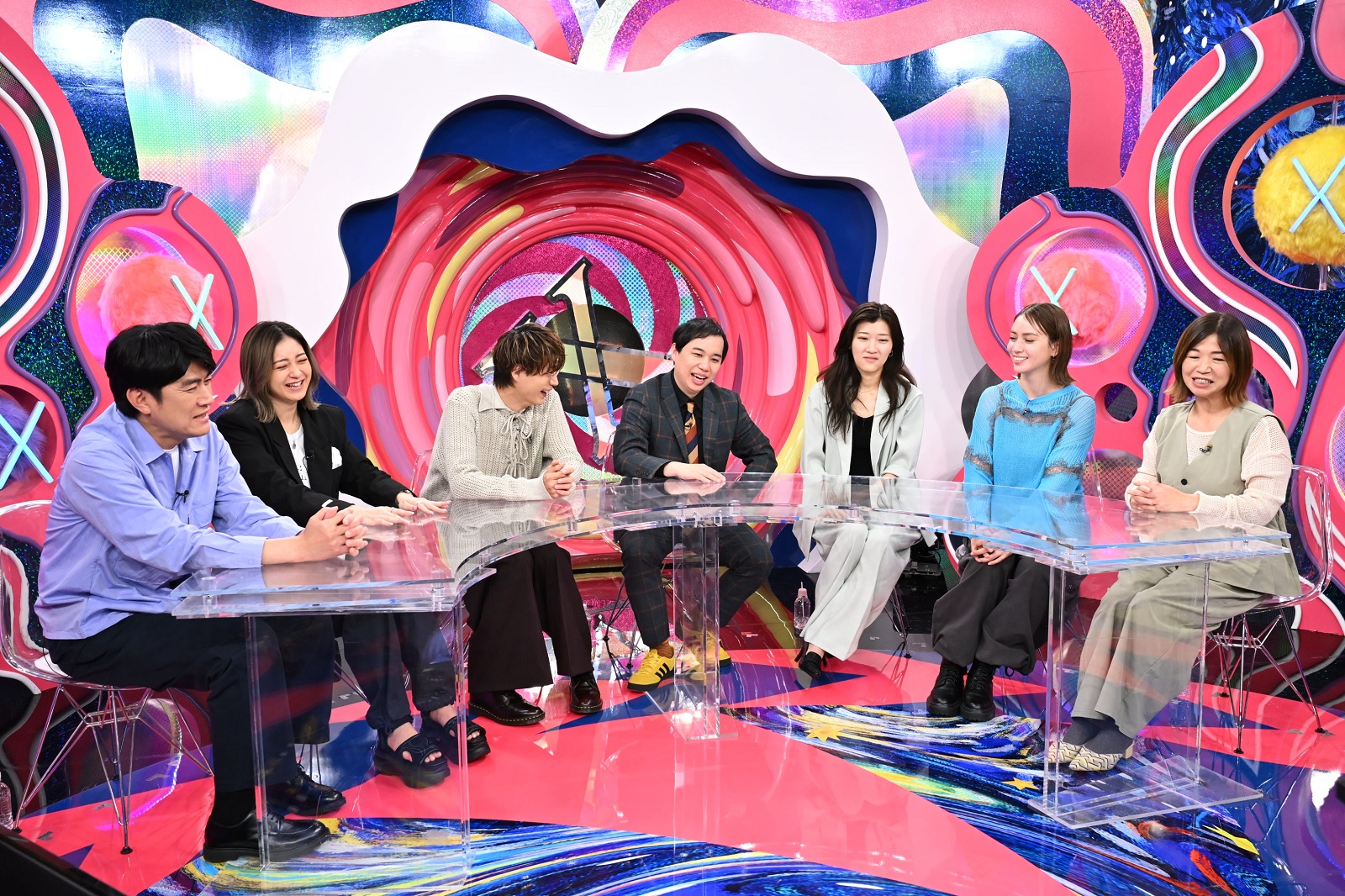 藤井貴彦、みちょぱ、横尾渉（Kis-My-Ft2）、せいや（霜降り明星）、ヒコロヒー、滝沢カレン、大久保佳代子（オアシズ）の写真の写真