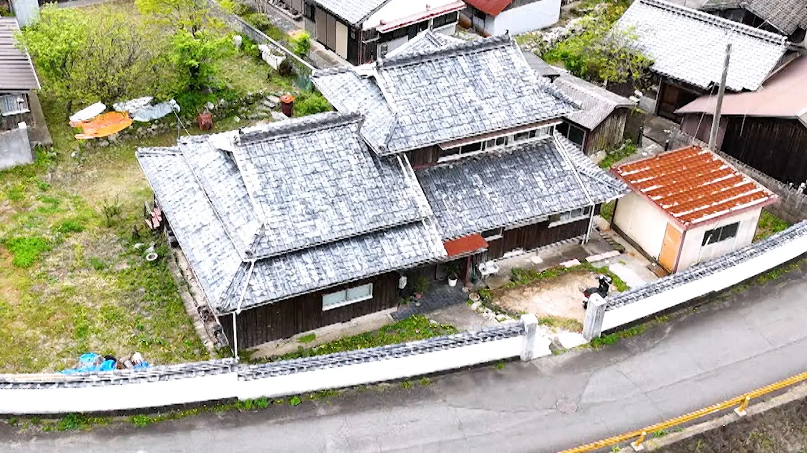 約250坪のお屋敷が100万円！タワマン暮らしの夫婦が移住するほど支援が