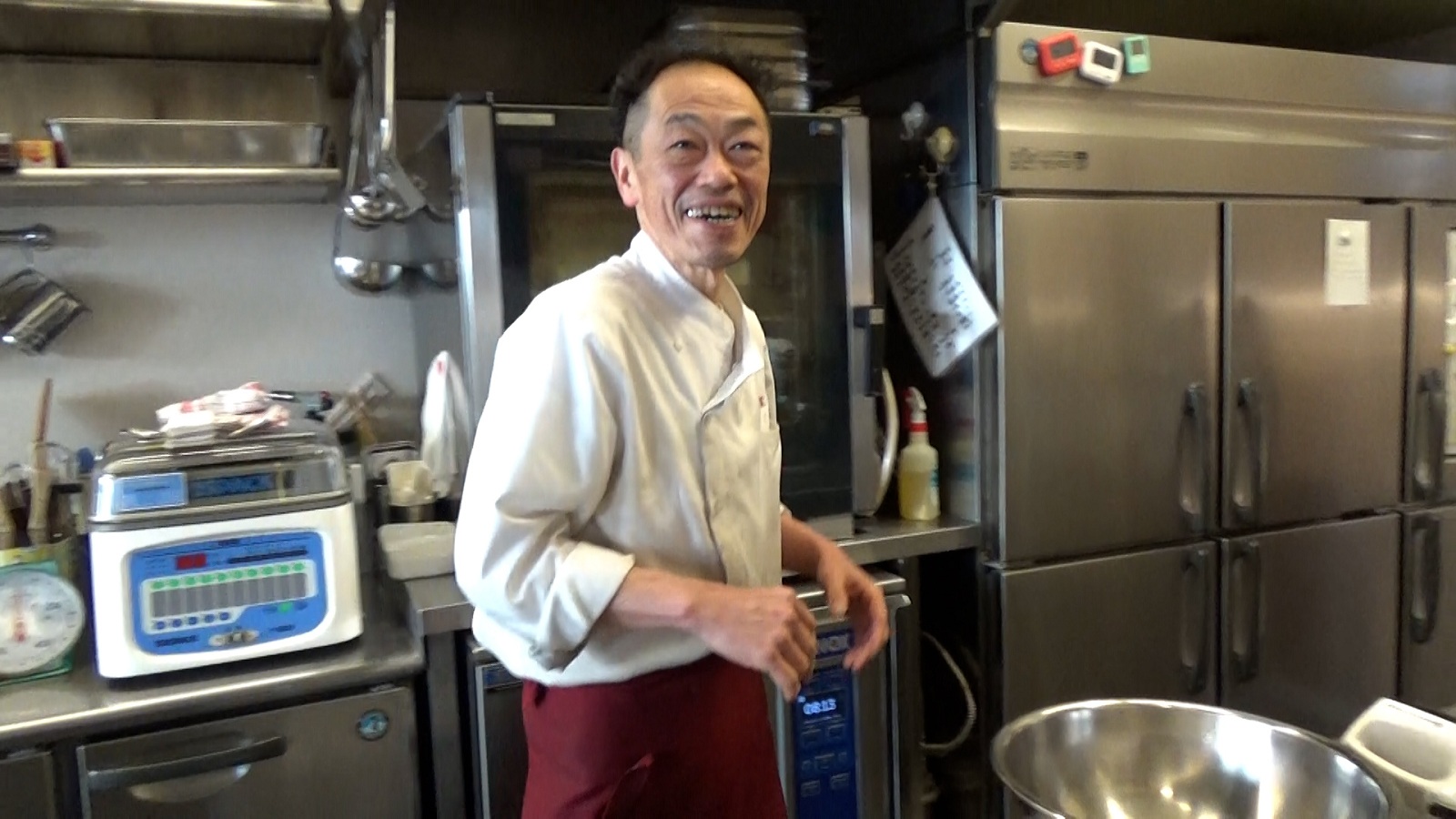 『大扇食堂』のシェフ・沖田晋一さんの写真