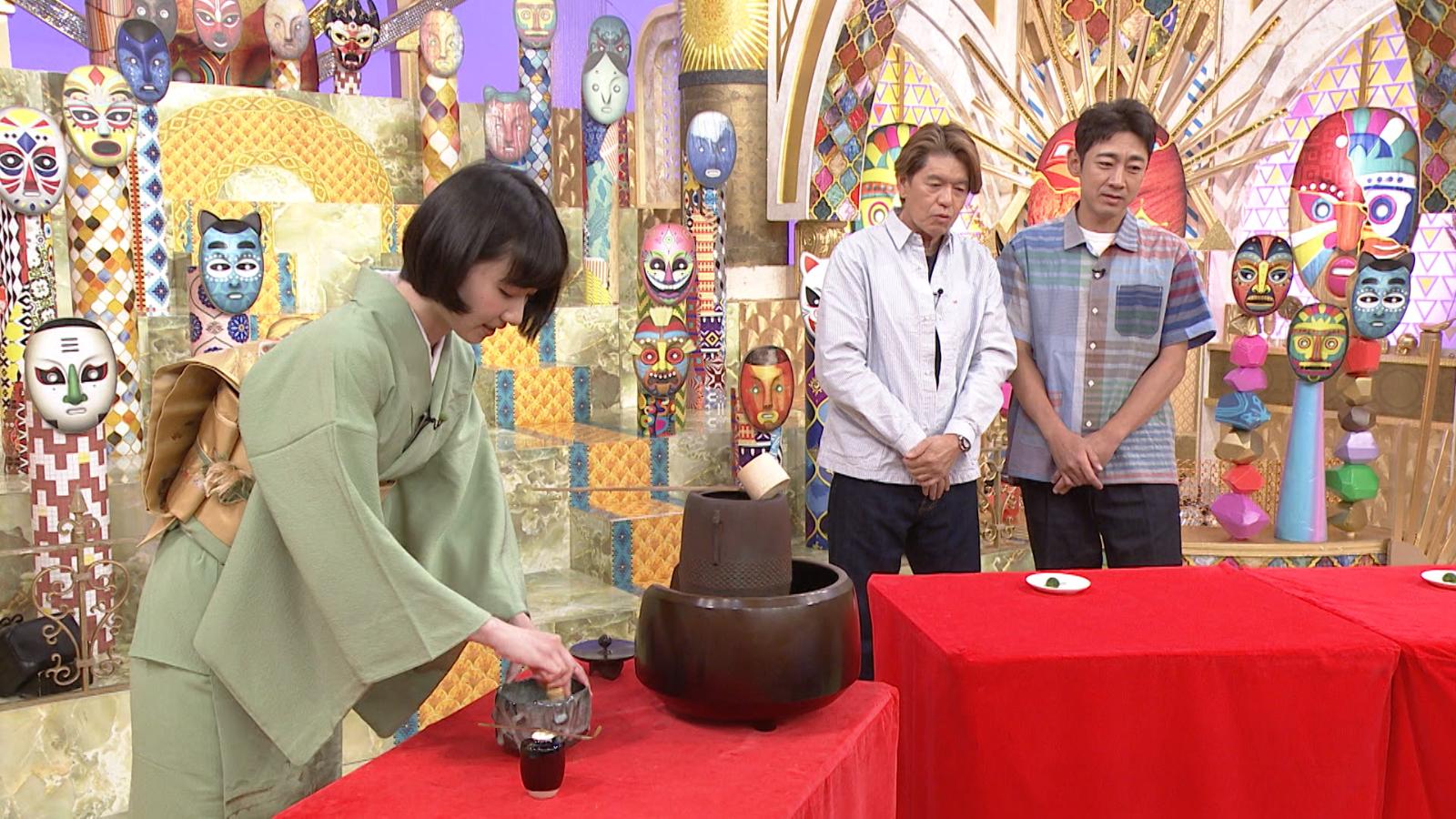 ヒロミ、小泉孝太郎、茶人・黒田美和さんの写真