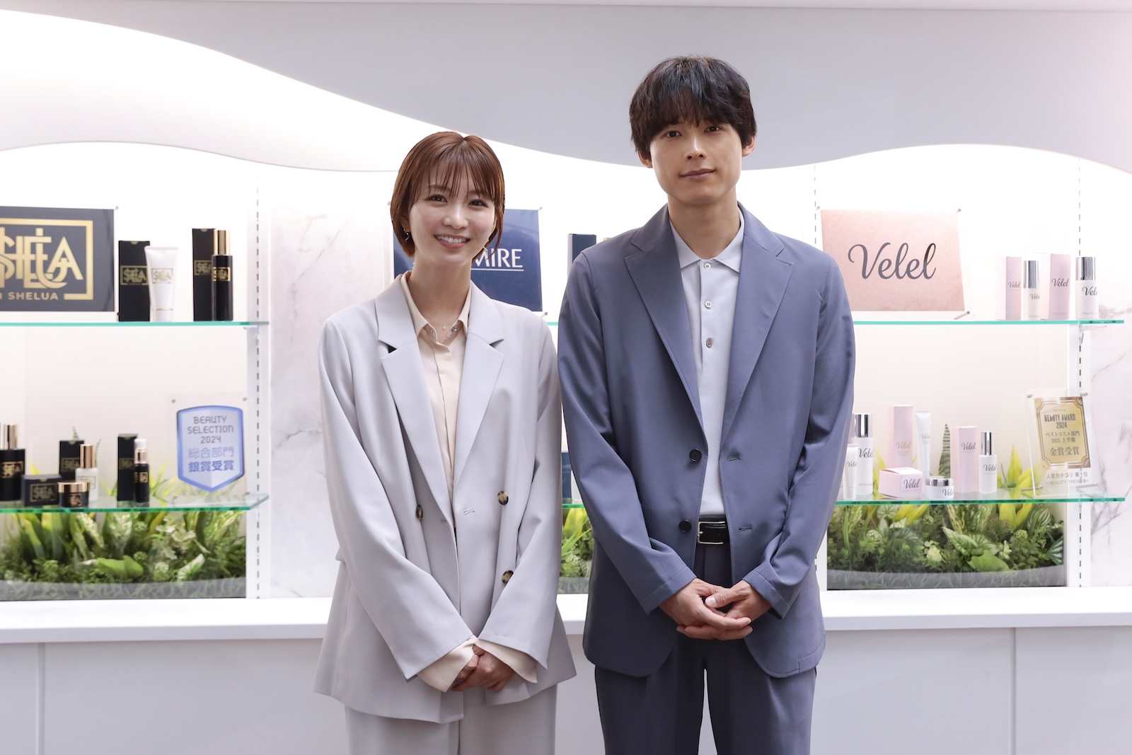 新土曜ドラマ『告白－25年目の秘密－』に出演する松村北斗（SixTONES）と岡崎紗絵