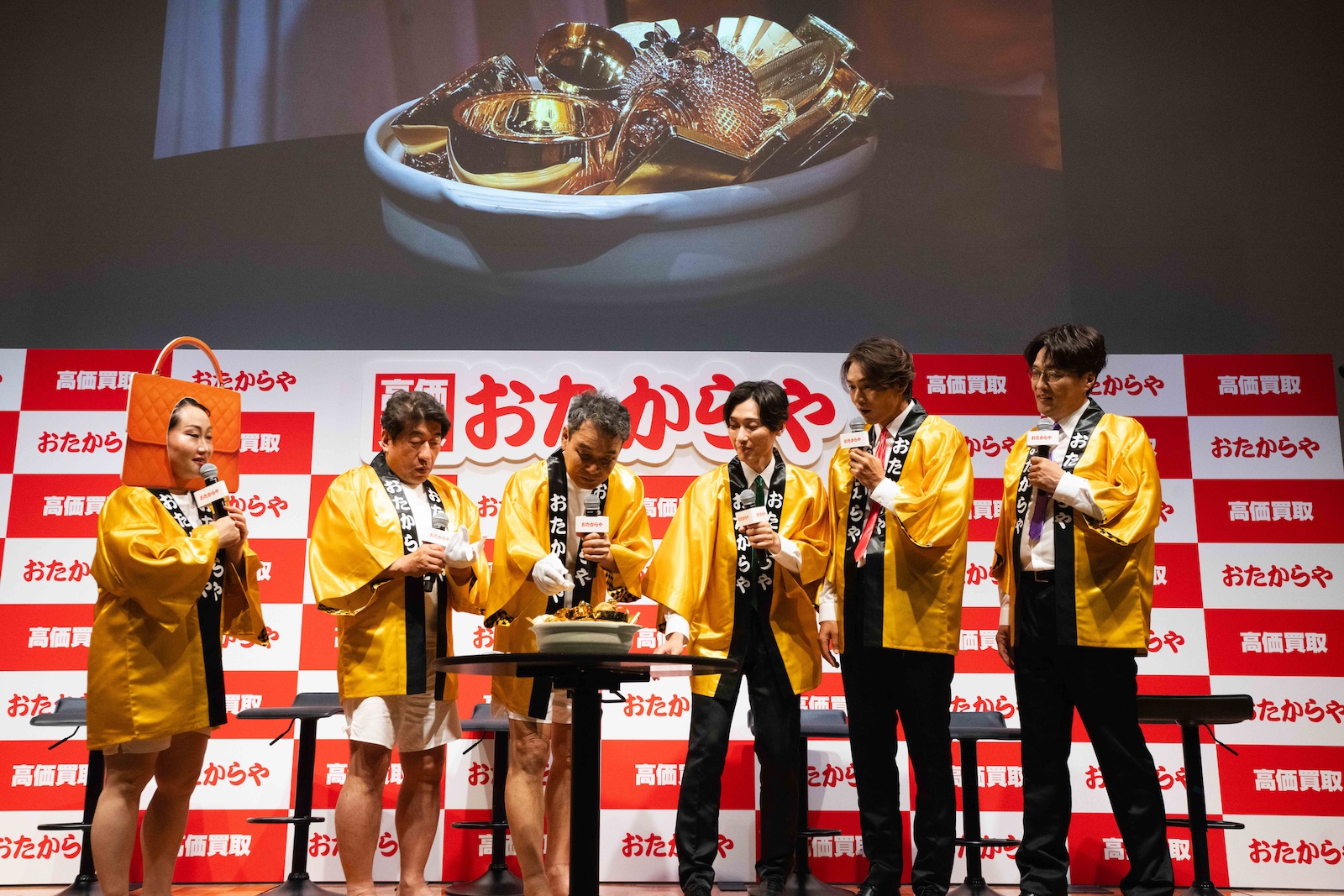 ダチョウ俱楽部、純烈、キンタロー。の写真