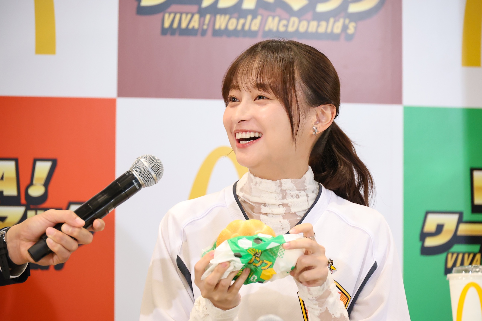 影山優佳の写真