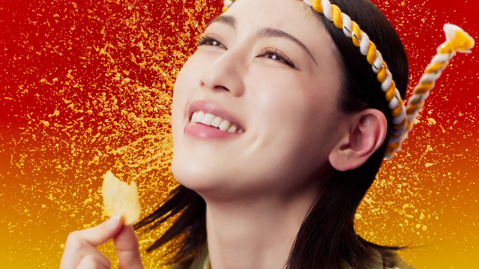 「湖池屋ストロング」三吉彩花の写真
