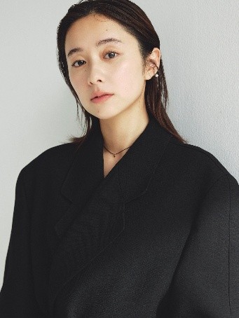 堀田真由の写真