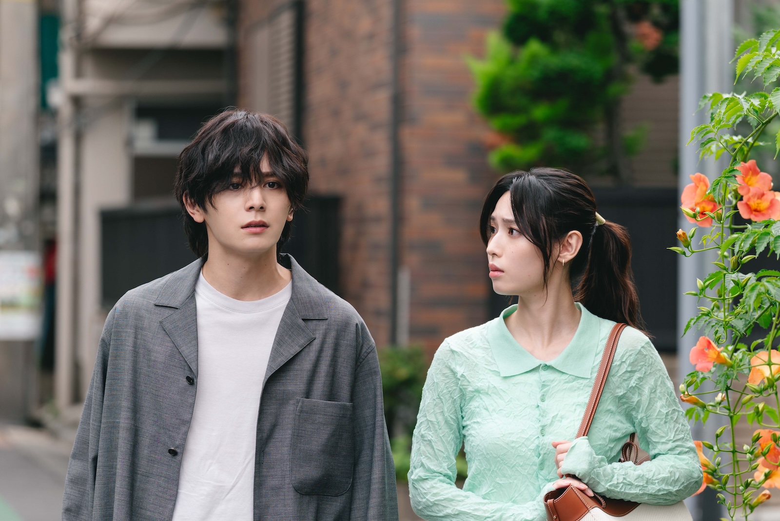 ドラマ『一次元の挿し木』に出演する山田涼介と白石聖