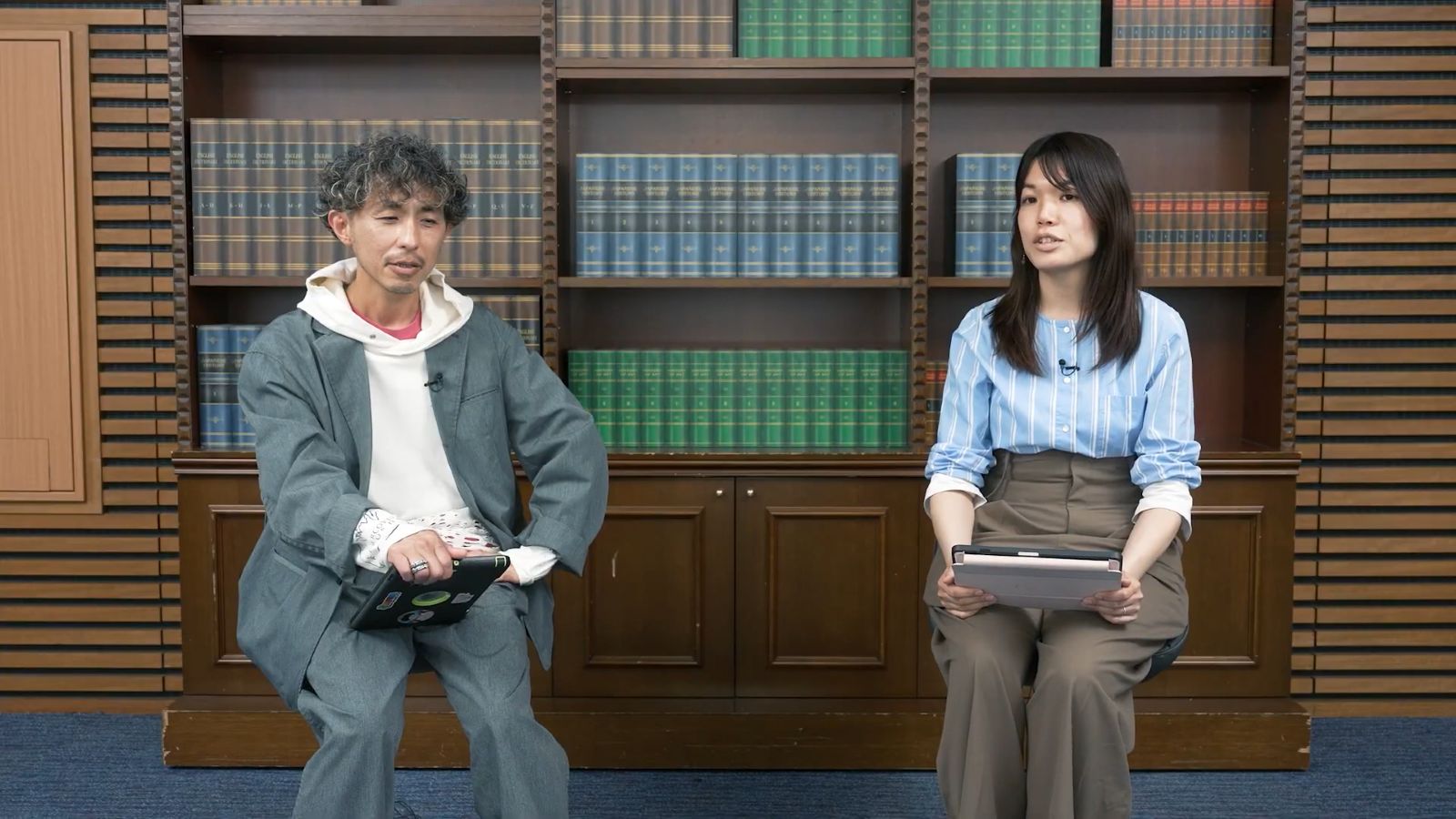 中茎強監督と鈴木亜希乃プロデューサーの写真