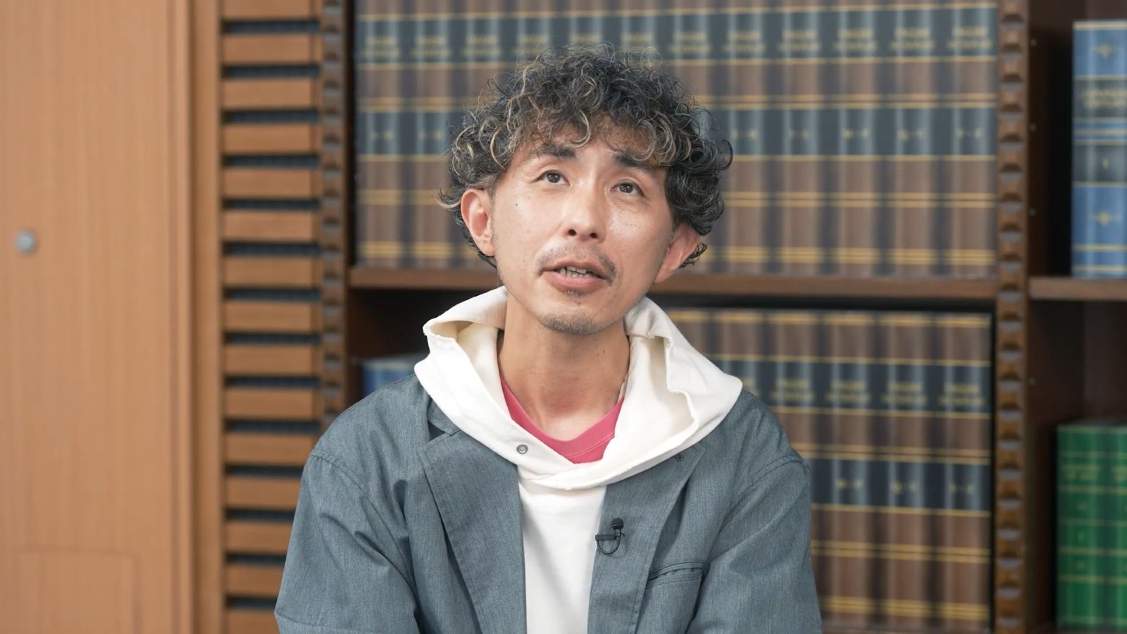 中茎強監督