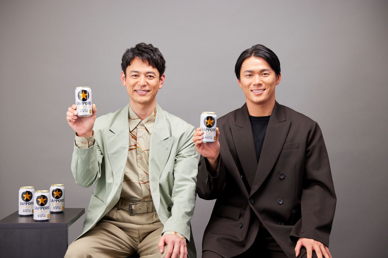 妻夫木聡と山本由伸投手の写真