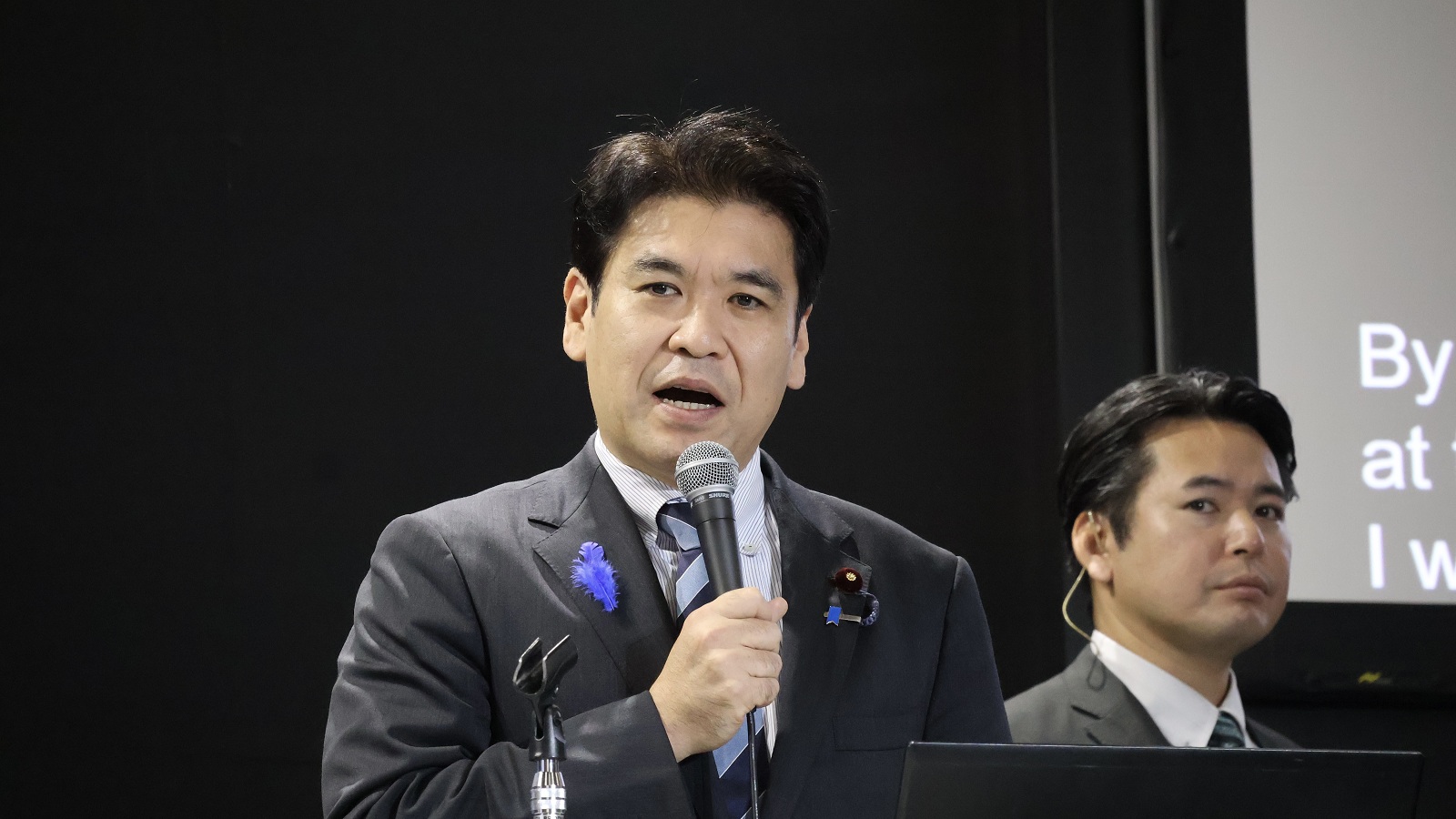 松本洋平文部科学大臣の写真