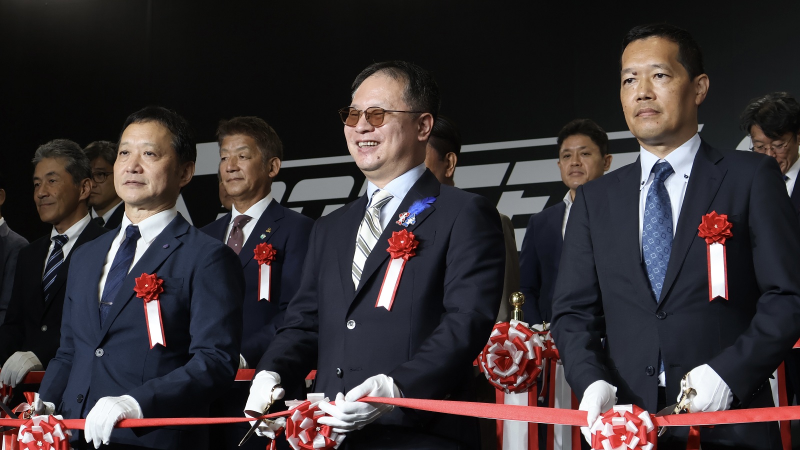 河合純一スポーツ庁長官らの写真