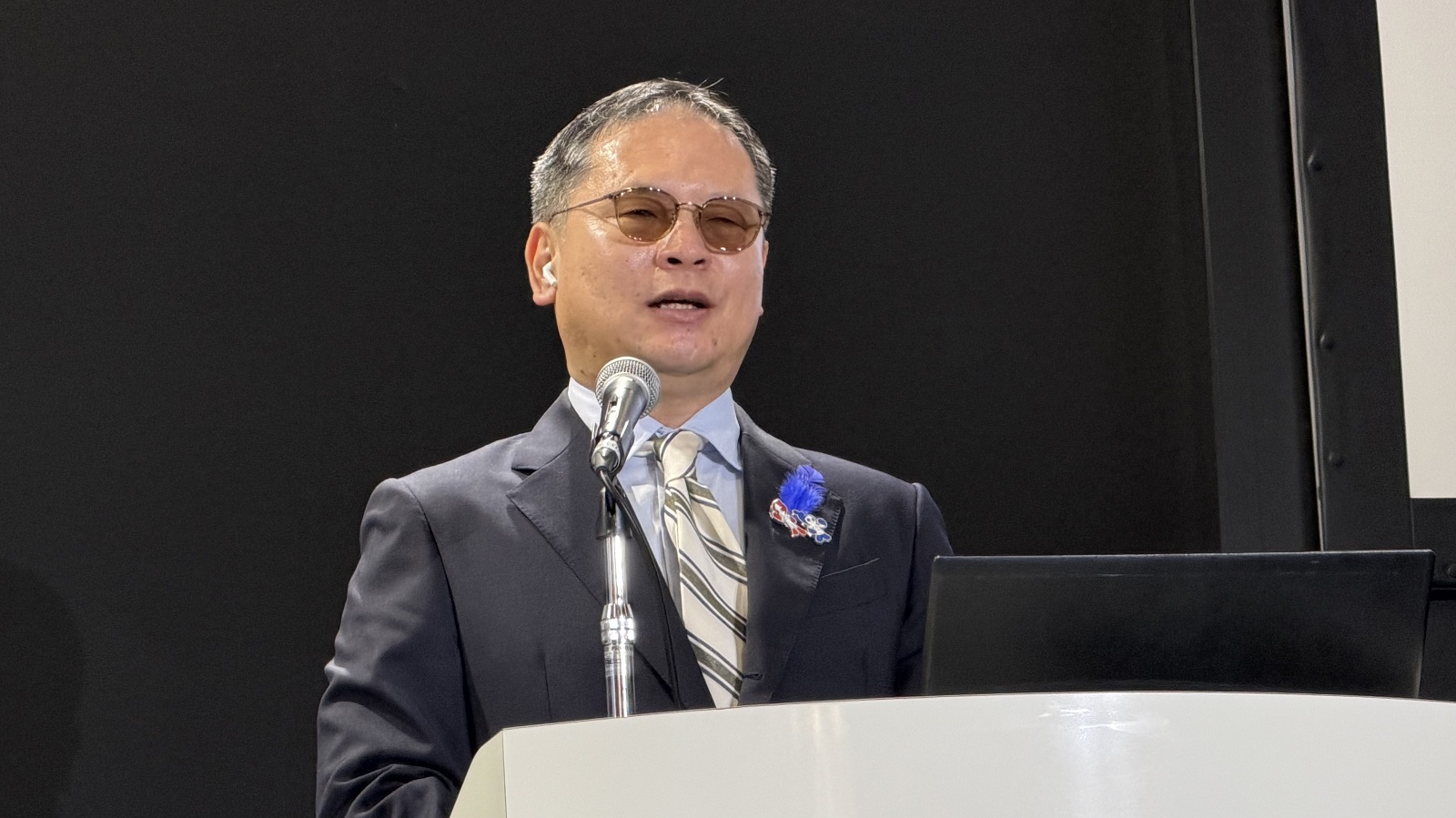 河合純一スポーツ庁長官の写真